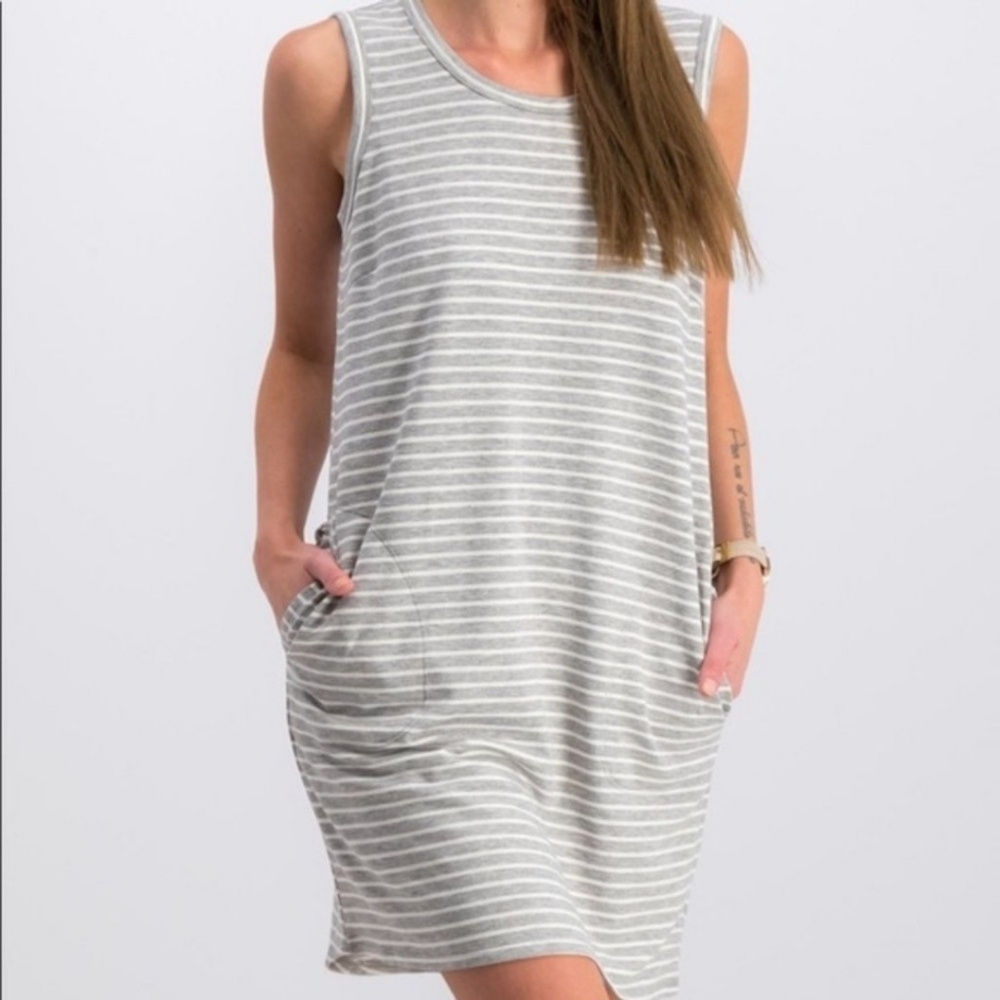 32 Degrees Cool Sleeveless Grey White Stripe Dress Pockets Women's Small S EUC